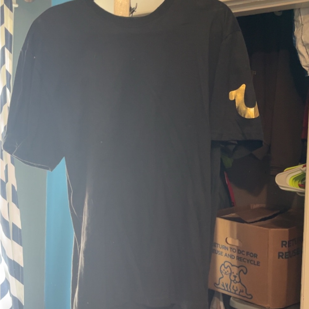 Men’s True Religion Black Tee with Gold Accent size L